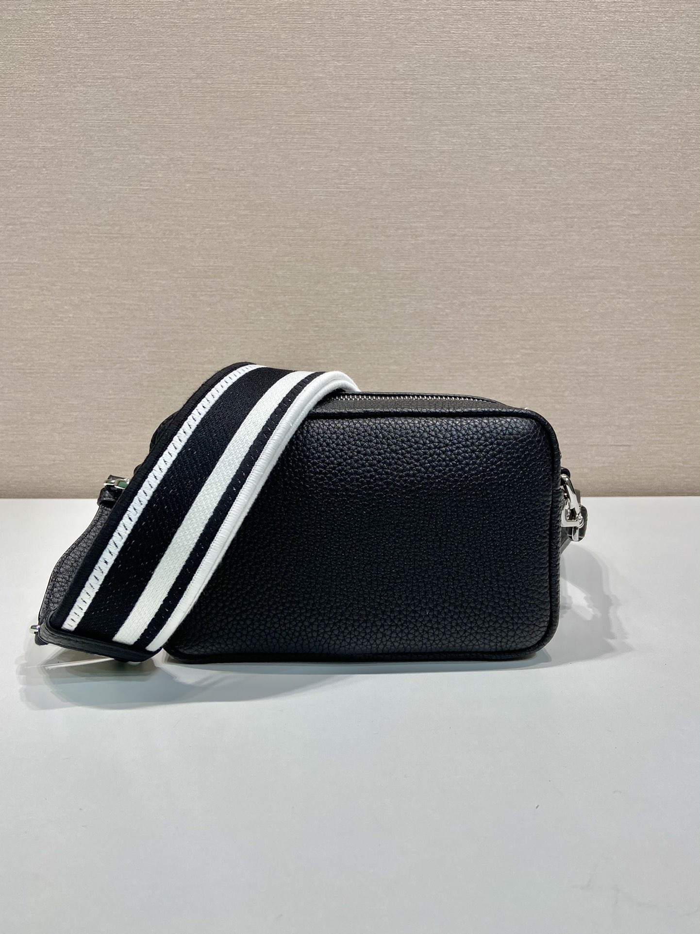 Prada 1BH192 Leather Crossbody Bag with Double Shoulder Straps 5 i1755356913004 9758 0 3