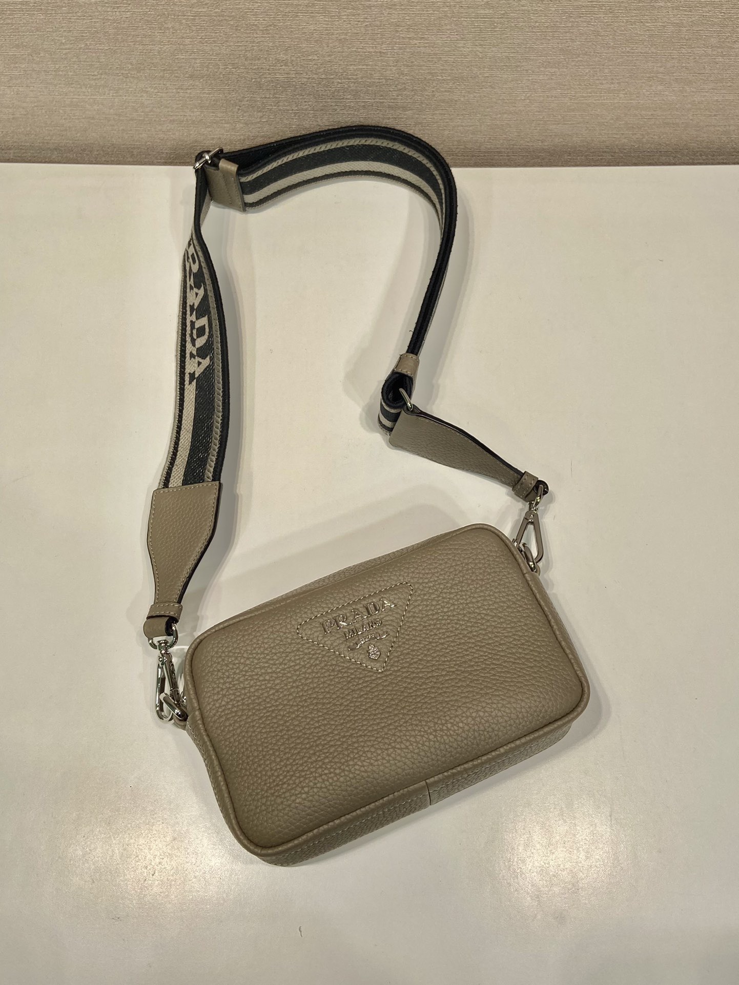 Prada 1BH192 Leather Crossbody Bag with Detachable Straps 2 i1755357091057 2646 0 1