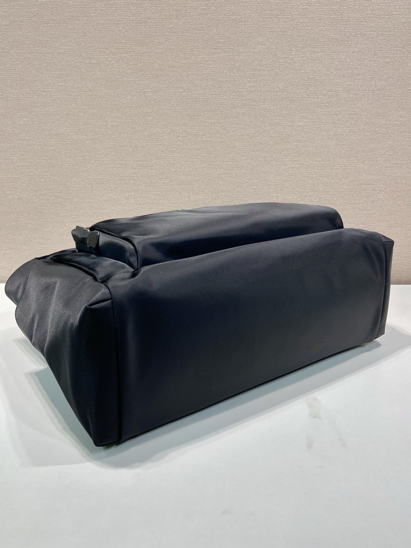 Prada Nylon Tote Bag - Versatile and Stylish Carryall (2VG097) 6 i1755748198099 776 0 4
