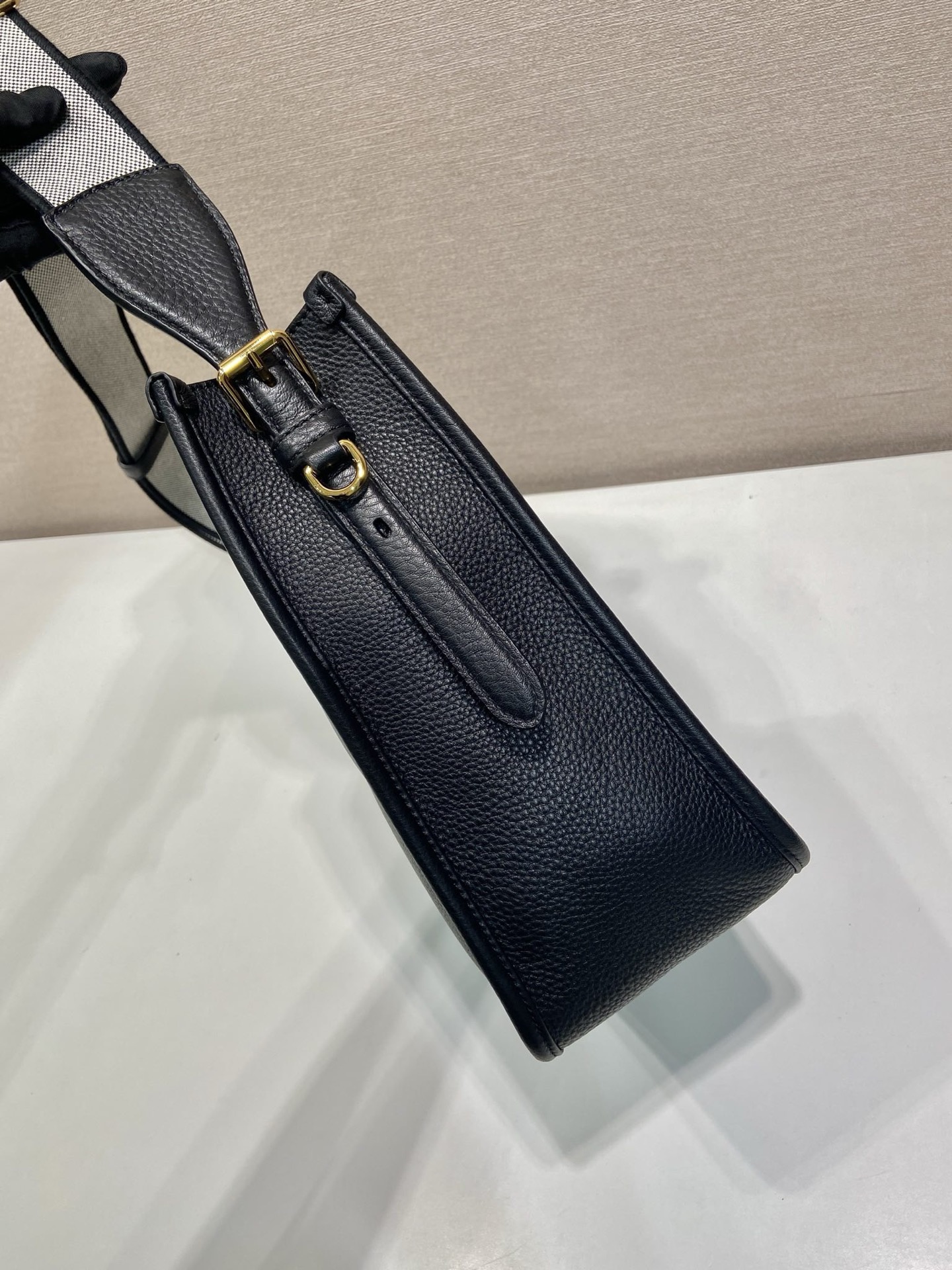 Prada Leather Shoulder Bag with Logo Strap - Modern Elegance, Stylish 5 i1756372522362 3816 0 3