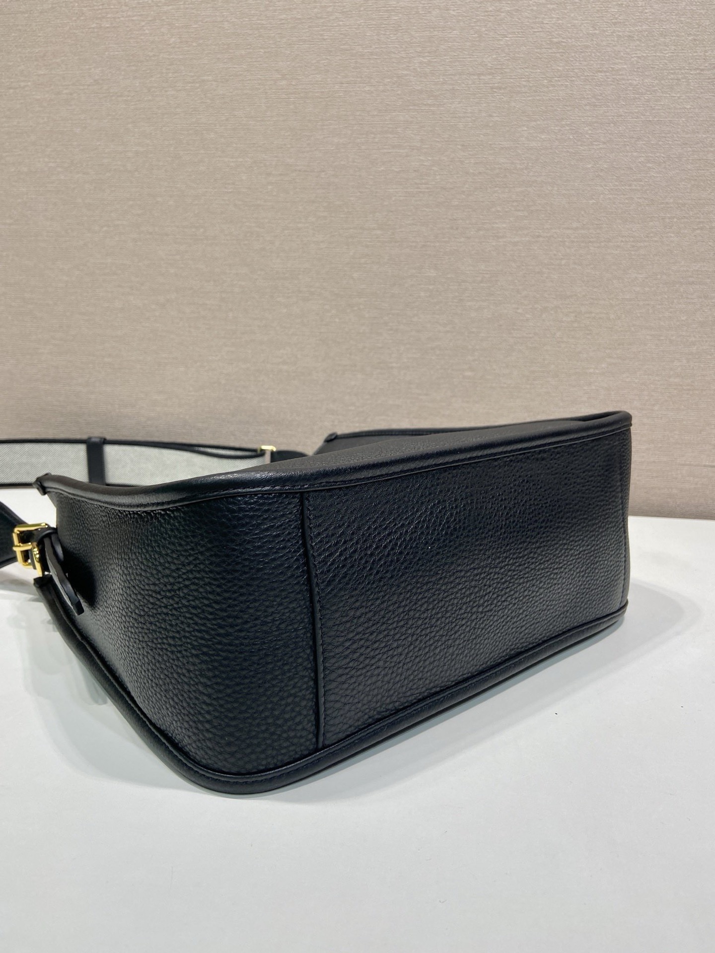 Prada Leather Shoulder Bag with Logo Strap - Modern Elegance, Stylish 6 i1756372525292 2753 0 4