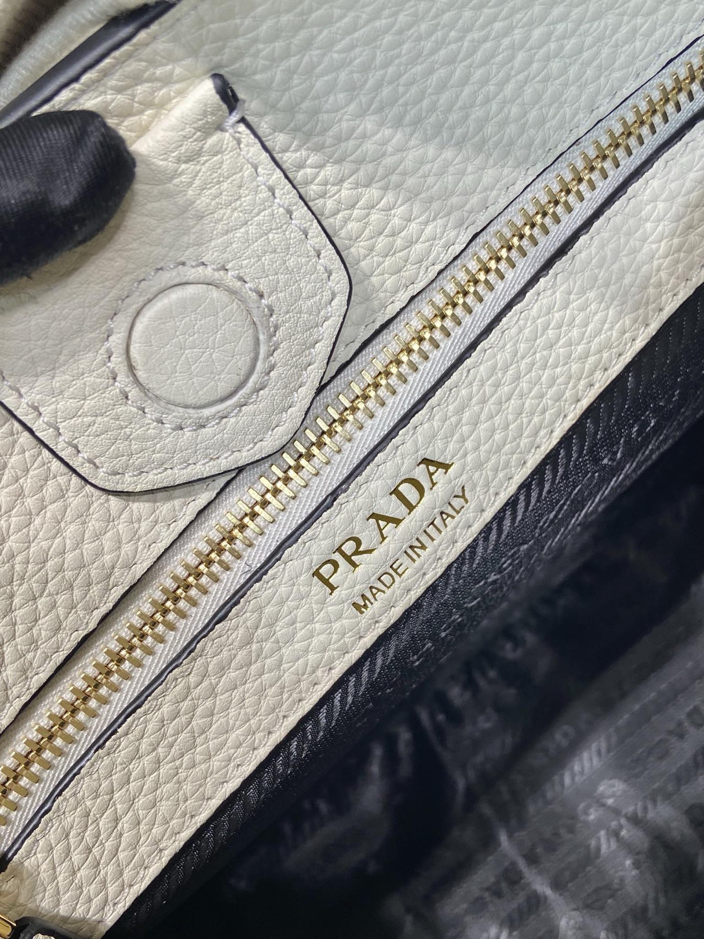Prada Leather Mini Shoulder Bag with Logo Strap - Modern Fashion Crossbody 10 i1756372542988 2776 0 8
