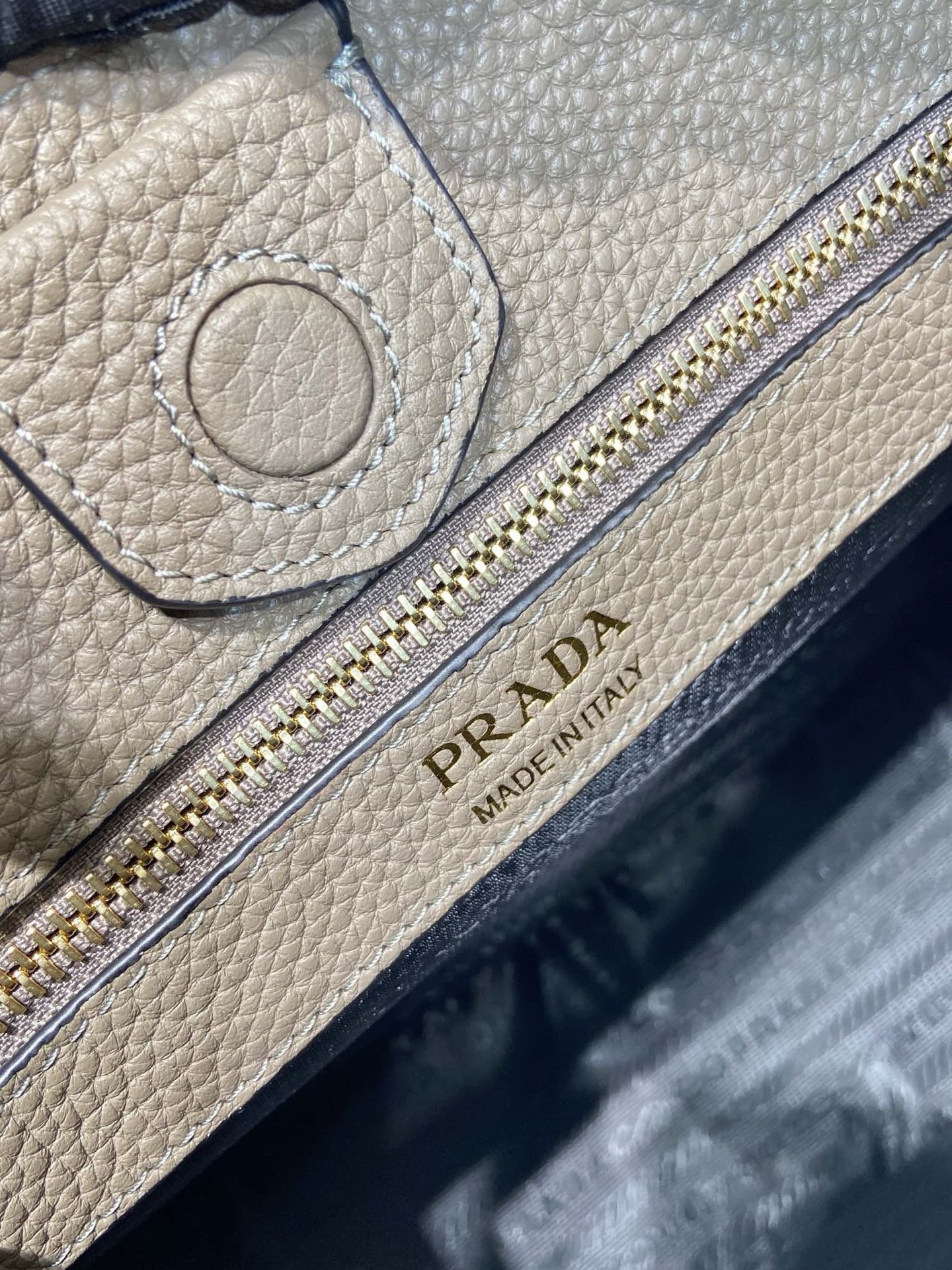 Prada Leather Mini Shoulder Bag with Logo Strap - Modern & Stylish 10 i1756372558932 3104 0 8
