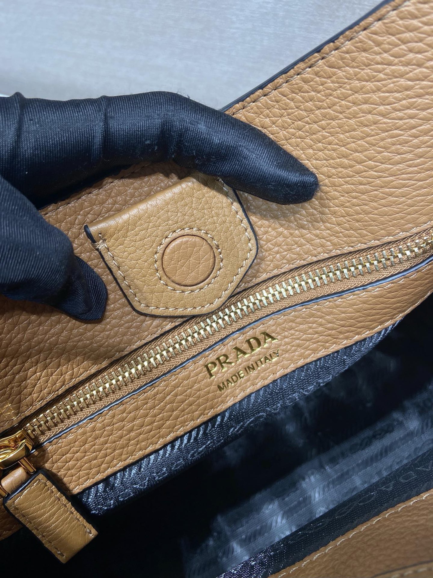 Prada Leather Mini Shoulder Bag with Logo Strap - Modern & Stylish 10 i1756372571970 2187 0 8