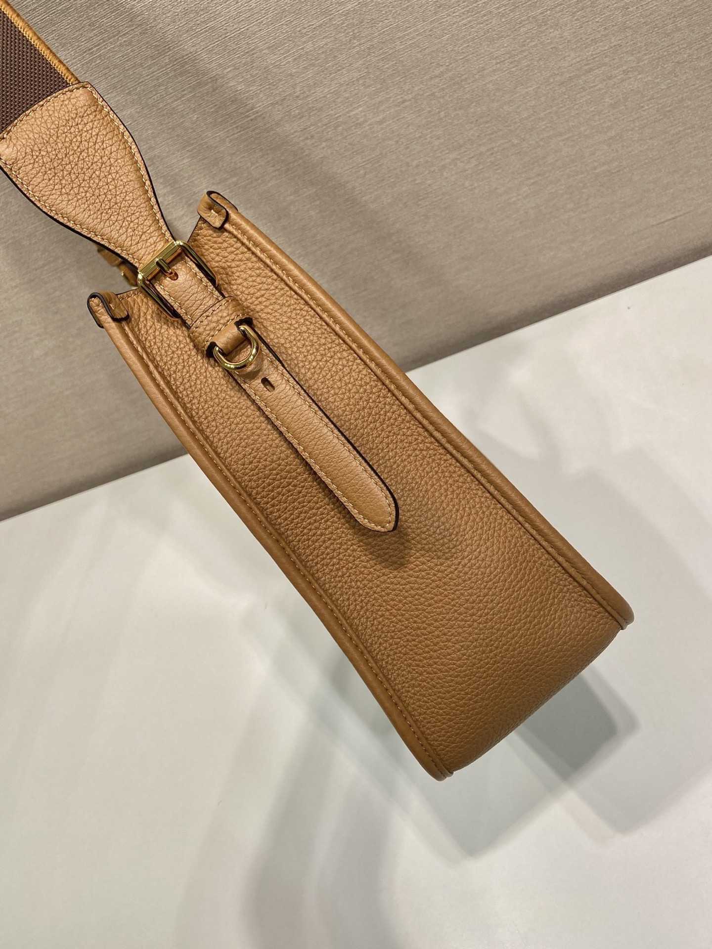 Prada Leather Mini Shoulder Bag with Logo Strap - Modern & Stylish 5 i1756372573990 3147 0 3