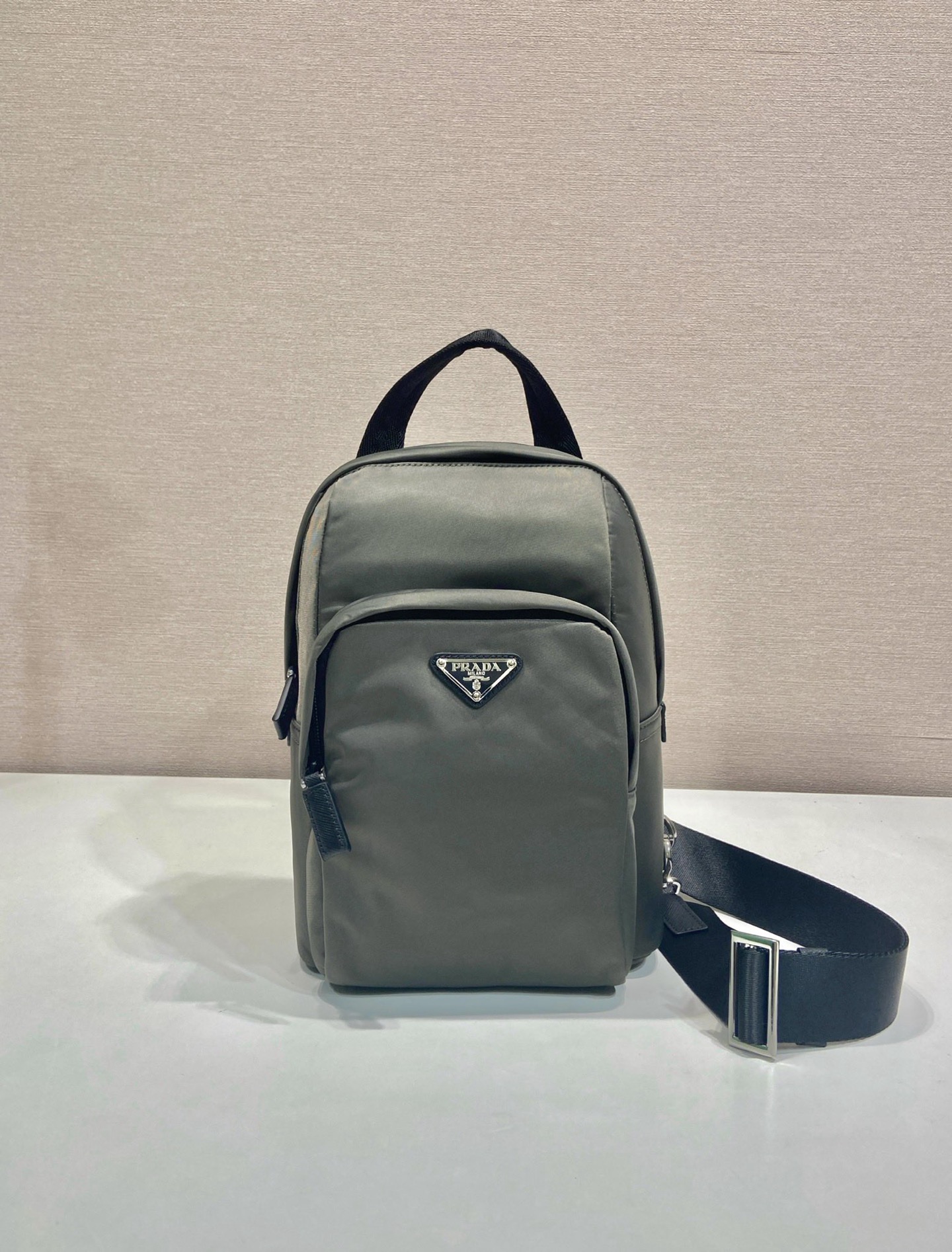 Prada Re-Nylon Chest Bag Sling Backpack Crossbody Bag 2VZ116 - Compact & Stylish 2 i1756799967837 3051 0 0