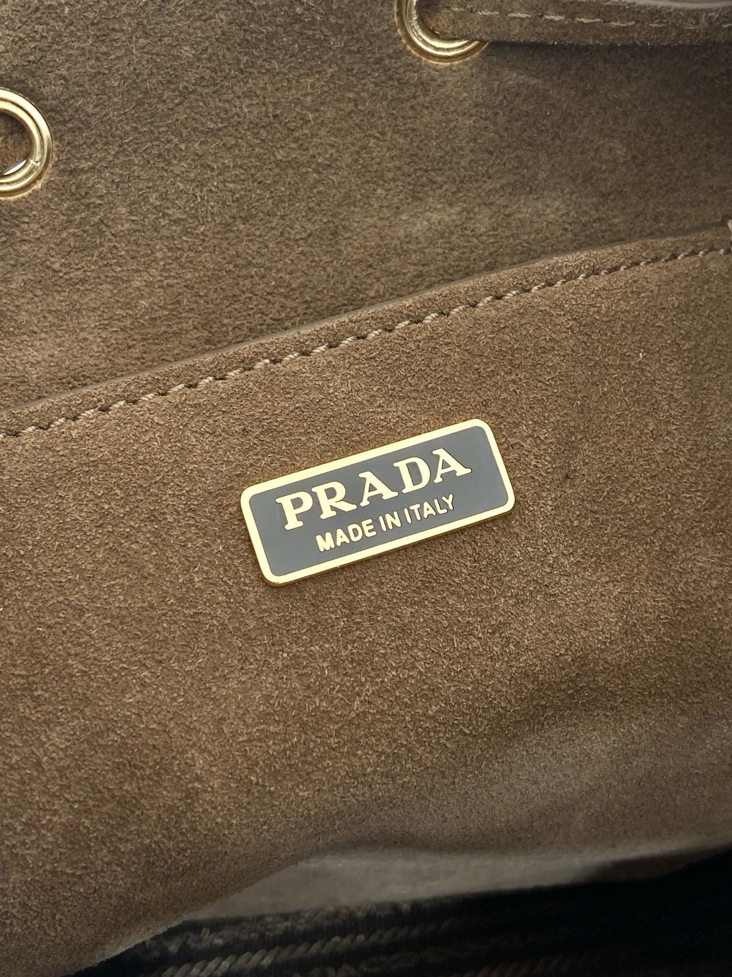 Prada Suede Bucket Bag with Tassel Drawstring Closure - Stylish & Versatile 9 i1756800120899 9260 0 8