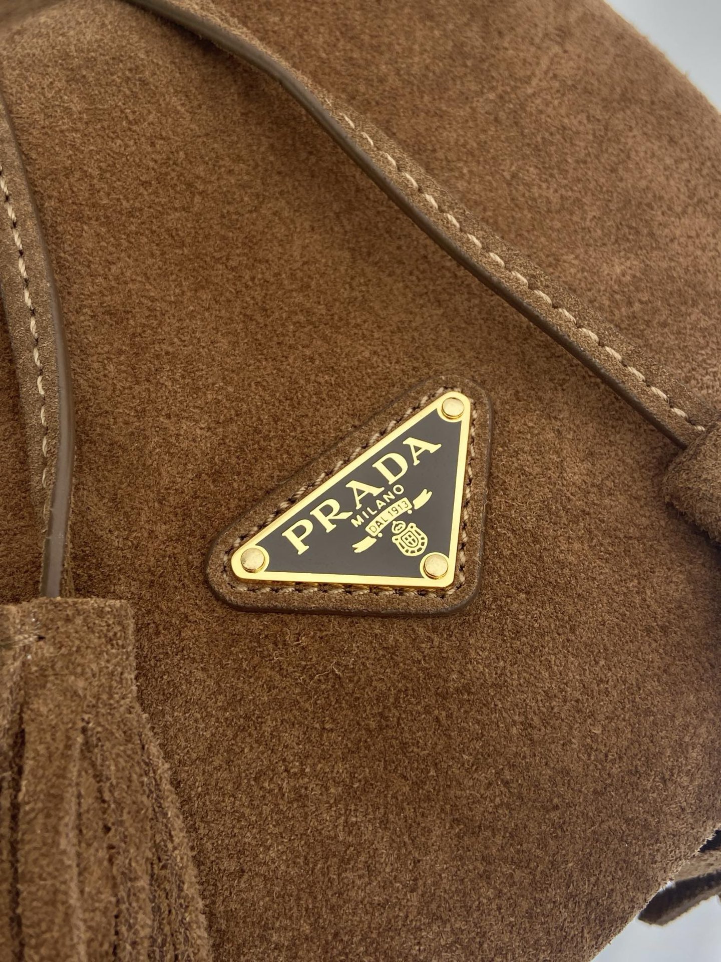 Prada Suede Bucket Bag with Tassel Drawstring Closure - Stylish & Versatile 7 i1756800122614 2520 0 6