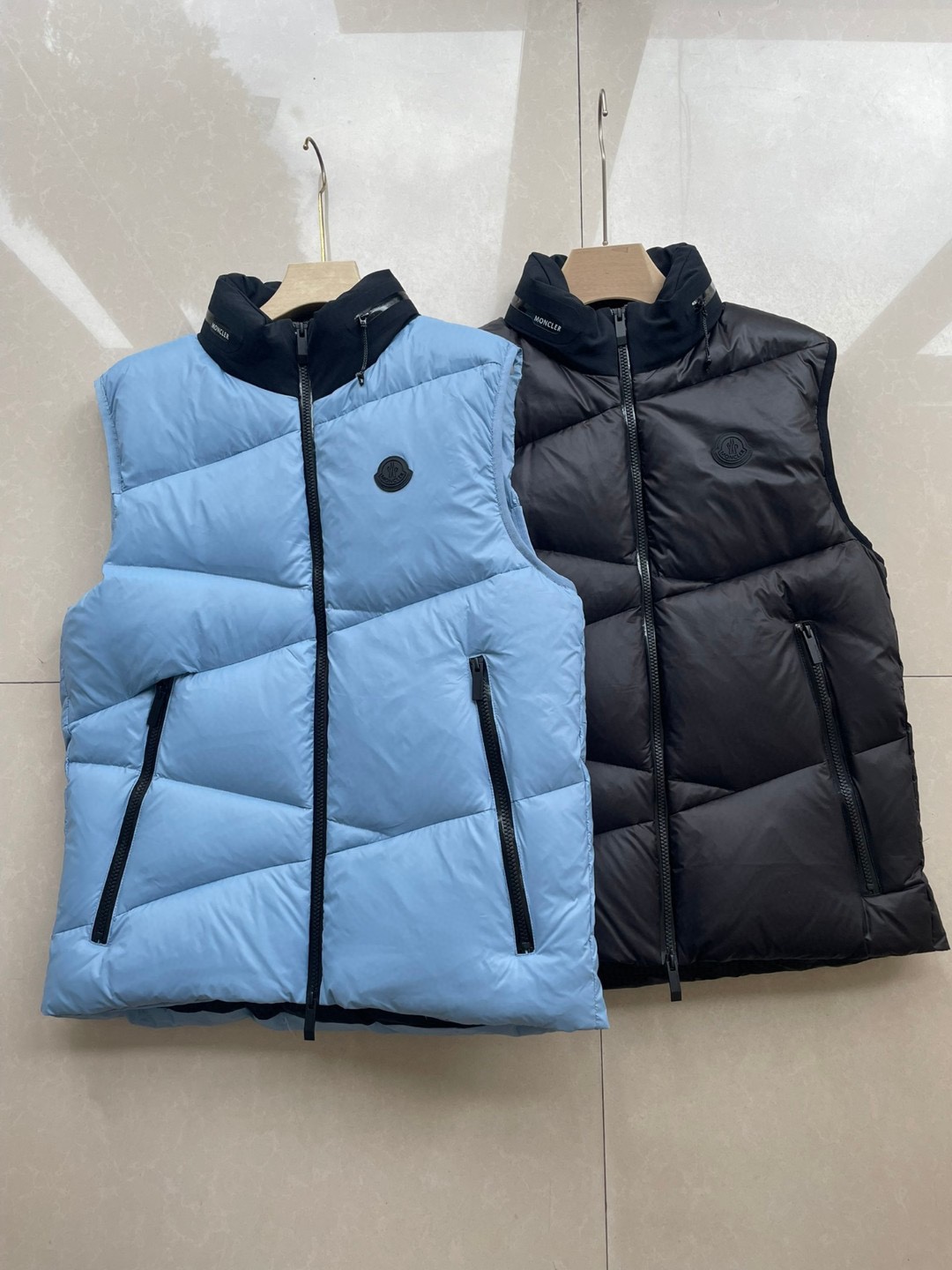 En línea desde el diseñador de China
 Moncler Ropa Chaleco Negro Azul Blanco Poliéster Plumón ganso blanco