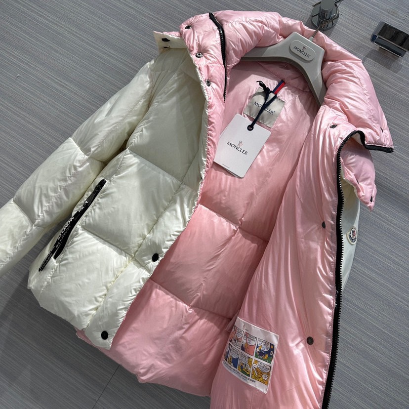 Guangzhou high-version Moncler black and gold hooded down jacket, short puffer style. Sizes: 0,1,2,3.-Big cat