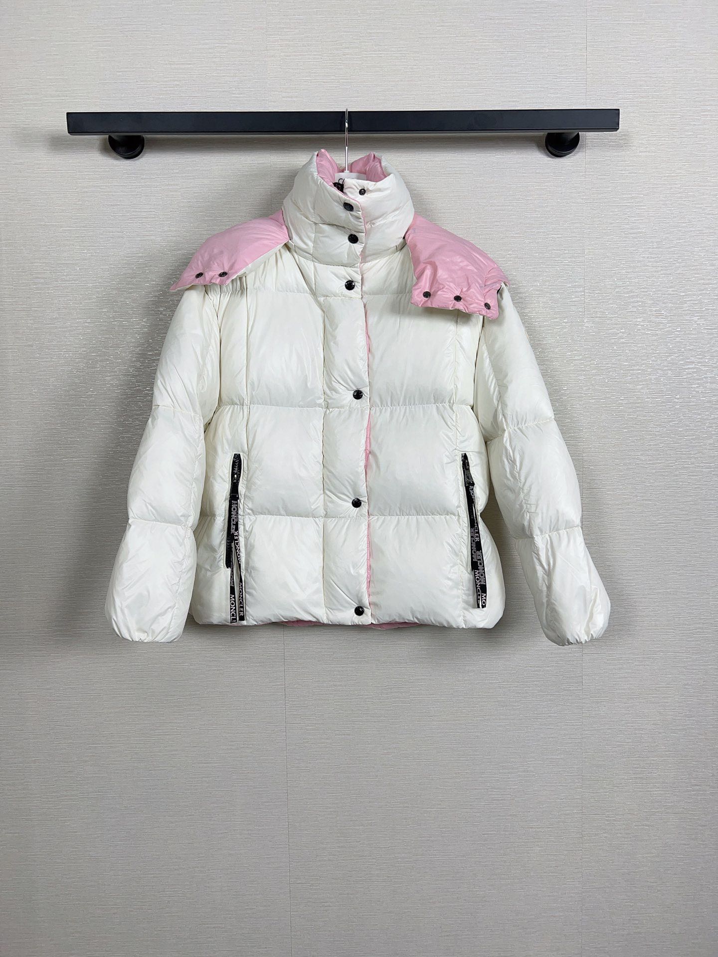 Guangzhou high-quality MONCLER Chambon women's short down jacket. New pink-white color. Filled with white goose down, puffy and warm. Waterproof, windproof. Fashionable A-line silhouette, versatile for all heights. Sizes: 0-3. Colors: white-pink.-Big cat