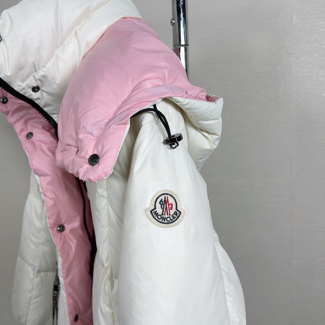 Guangzhou high-quality MONCLER Chambon women's short down jacket. New pink-white color. Filled with white goose down, puffy and warm. Waterproof, windproof. Fashionable A-line silhouette, versatile for all heights. Sizes: 0-3. Colors: white-pink.-Big cat
