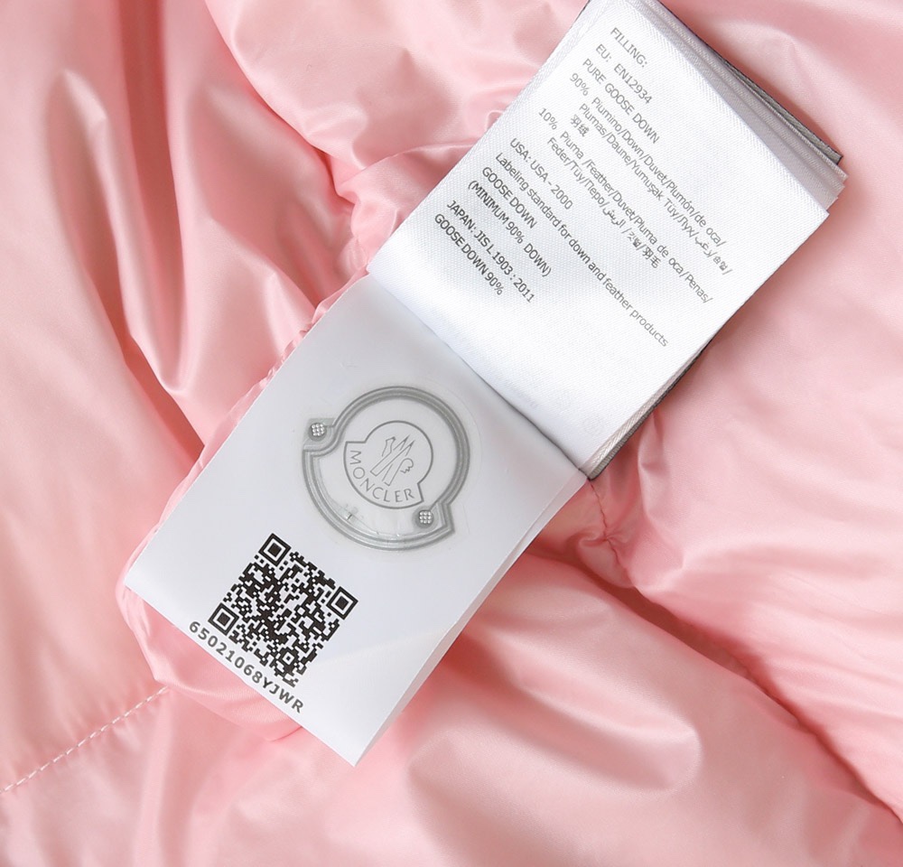 Guangzhou high-version Moncler black and gold hooded down jacket, short puffer style. Sizes: 0,1,2,3.-Big cat