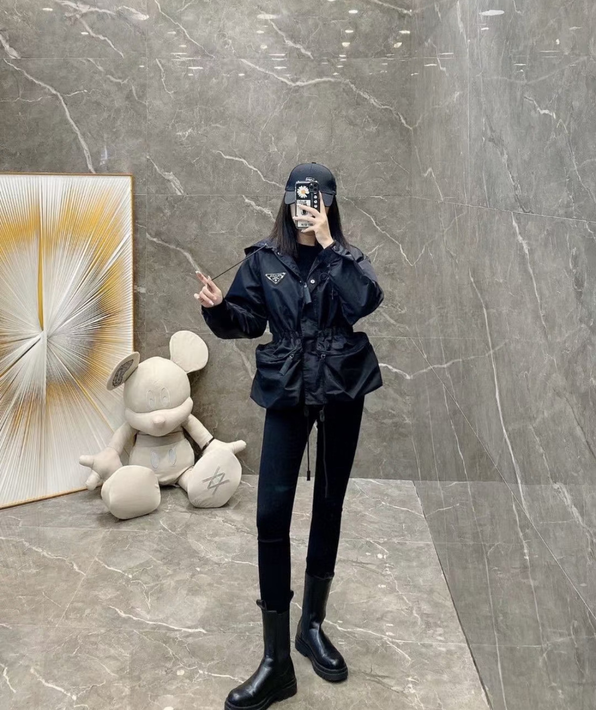 Top-grade Prada workwear trench coat with waist-tie, made of iconic imported parachute fabric, sun and scratch-resistant. Easy to match with a T-shirt for a cool look. Sizes: S, M, L.-Big cat