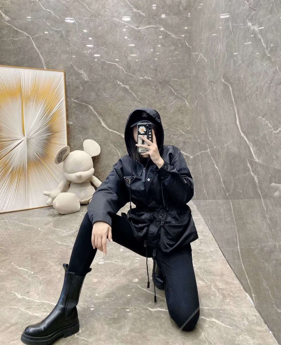 Top-grade Prada workwear trench coat with waist-tie, made of iconic imported parachute fabric, sun and scratch-resistant. Easy to match with a T-shirt for a cool look. Sizes: S, M, L.-Big cat