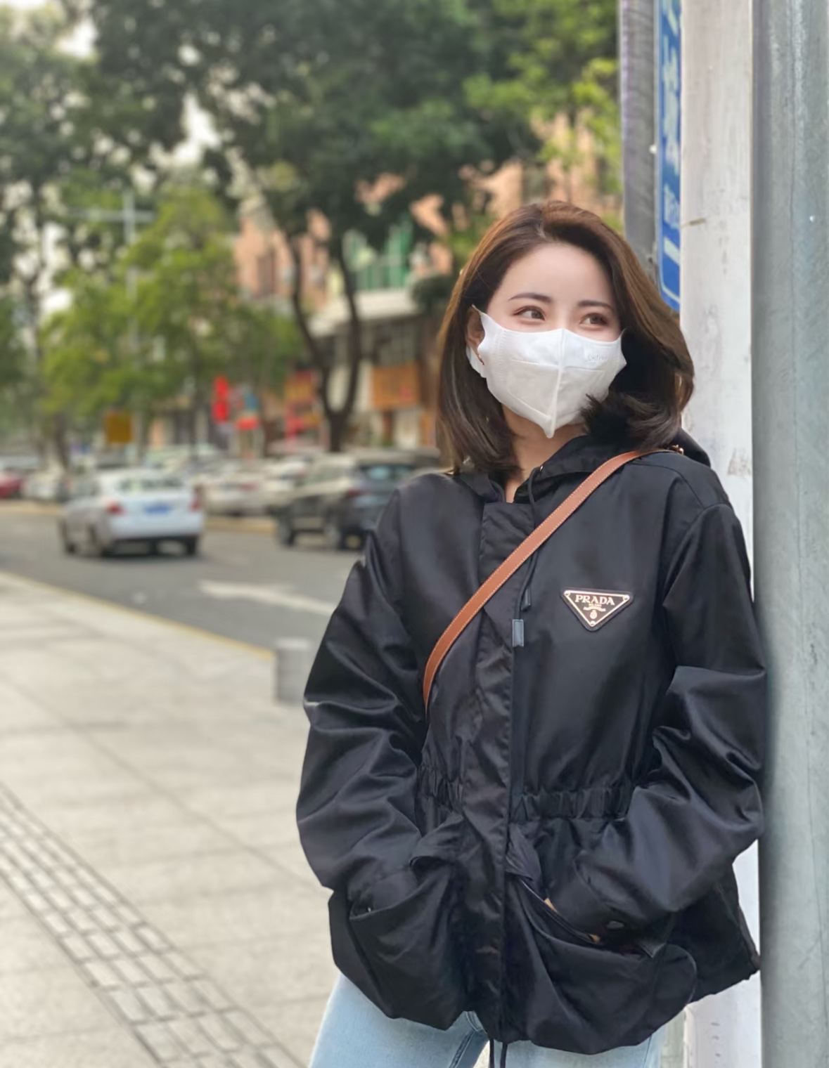 Top-grade Prada workwear trench coat with waist-tie, made of iconic imported parachute fabric, sun and scratch-resistant. Easy to match with a T-shirt for a cool look. Sizes: S, M, L.-Big cat