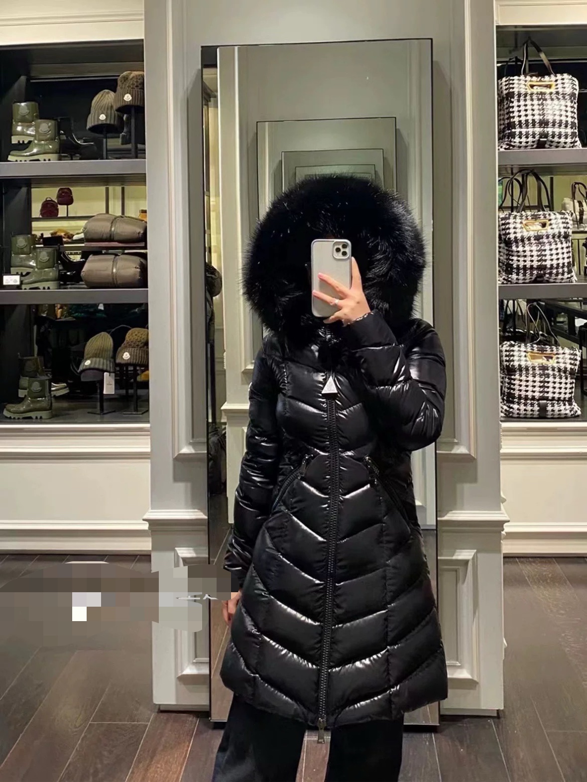 Guangzhou high-version Moncler FULMARUS women's long hooded down jacket. Made of coated nylon with fishbone quilting, filled with 90% down. Features a frost fox fur hood. Sizes 1-4, colors: black, white, etc.-Big cat