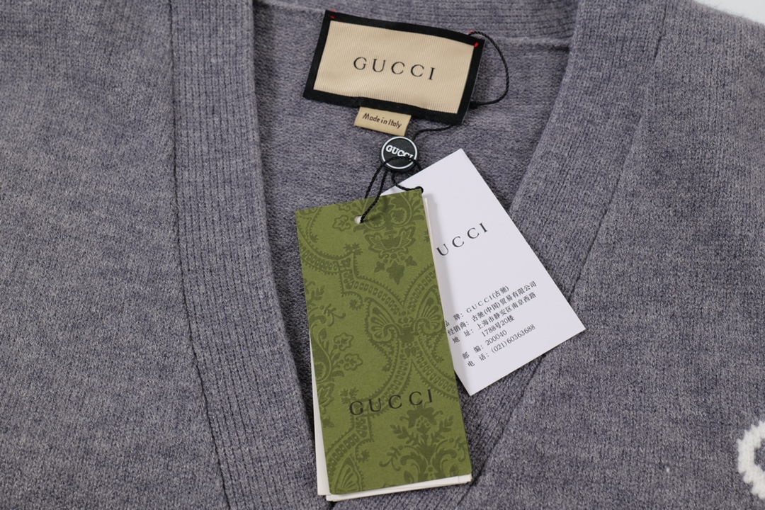 Gucci 面料选用羊毛混纺纱线 织物手感柔软细腻