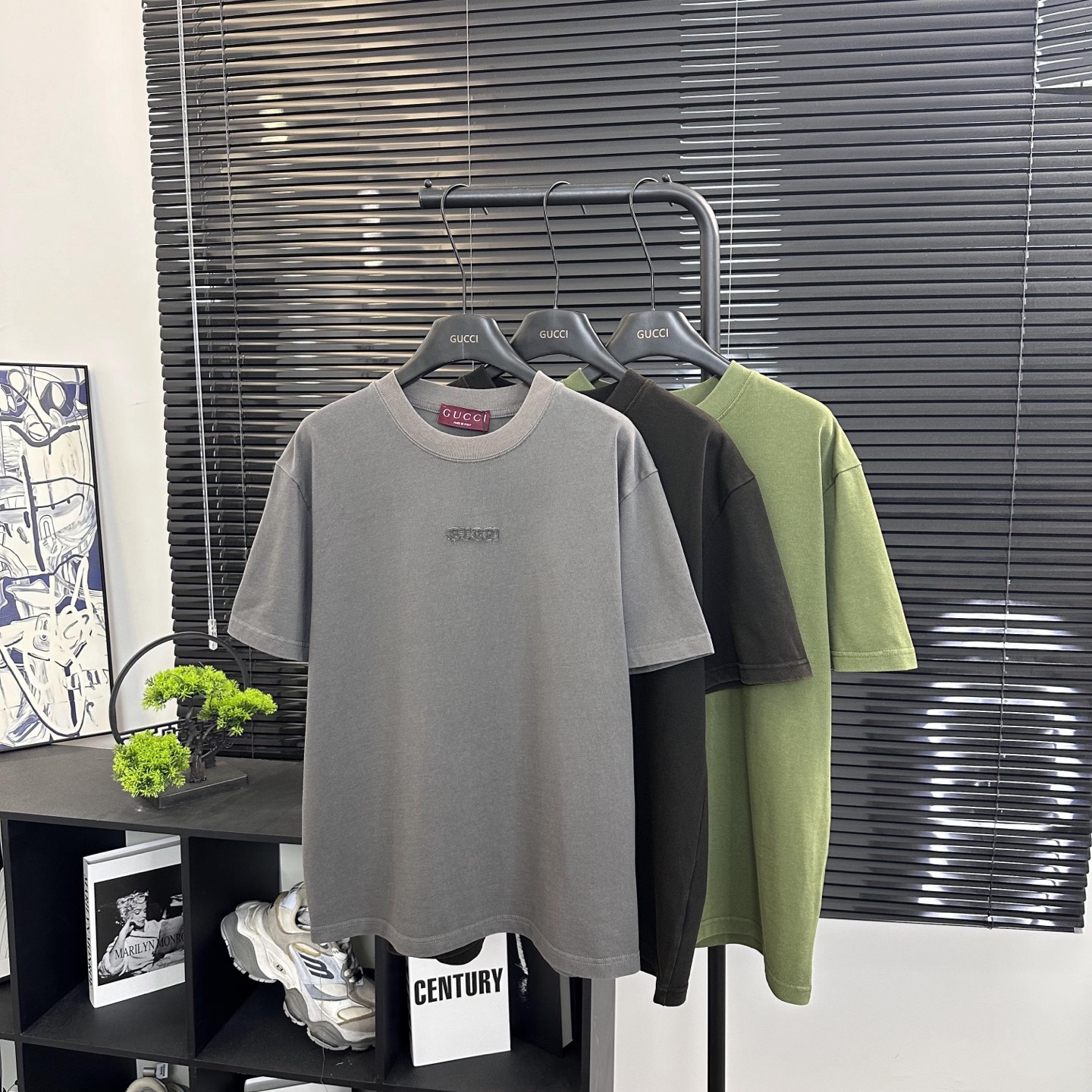 Gucci  

款号：G917#古驰官网新款洗水字母刺绣短袖

面料- 采用320克双股精梳棉面料.索