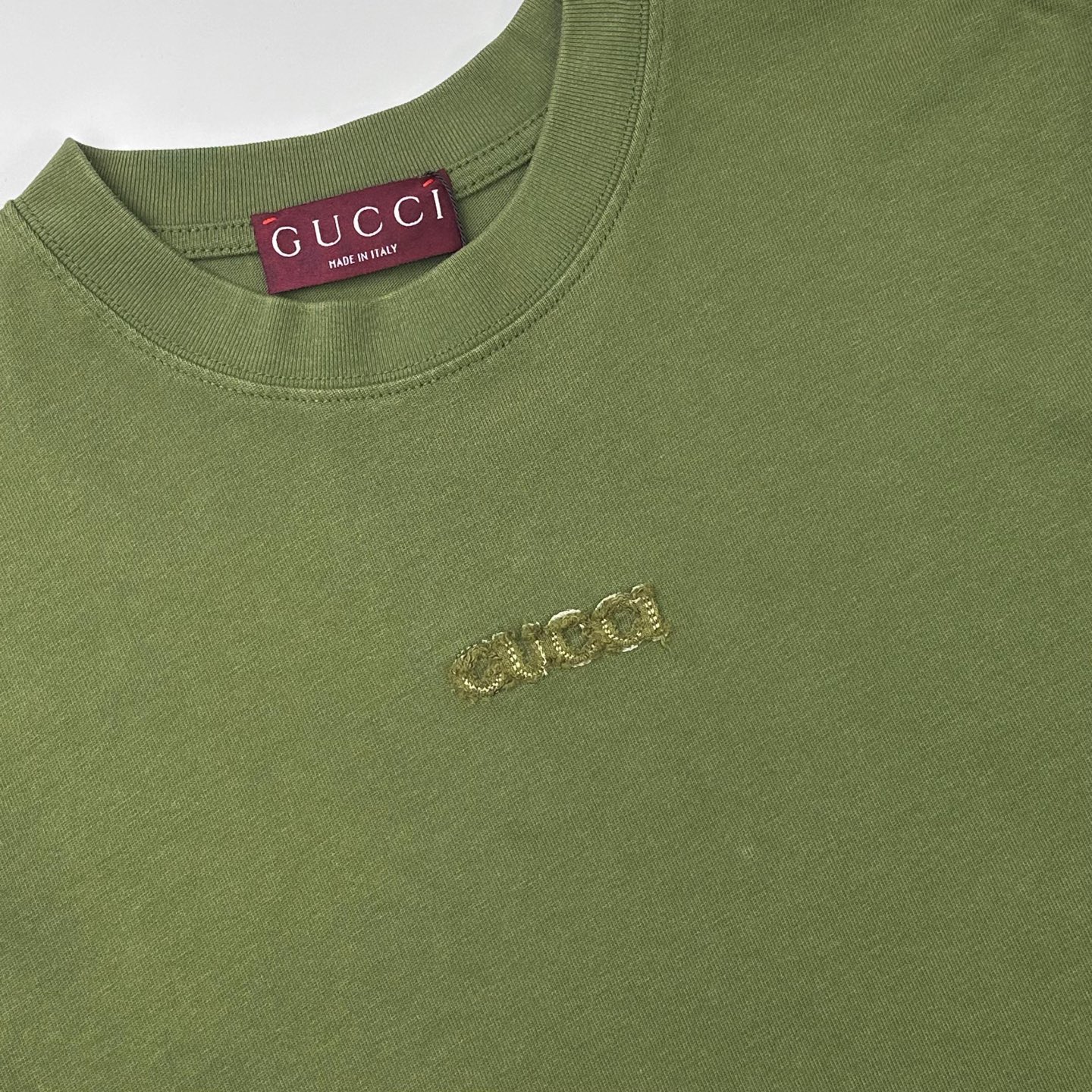 Gucci  

款号：G917#古驰官网新款洗水字母刺绣短袖

面料- 采用320克双股精梳棉面料.索