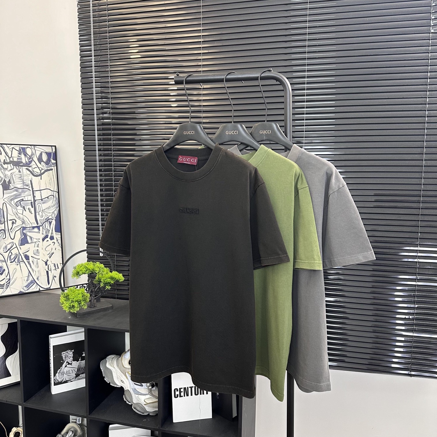 Gucci  

款号：G917#古驰官网新款洗水字母刺绣短袖

面料- 采用320克双股精梳棉面料.索