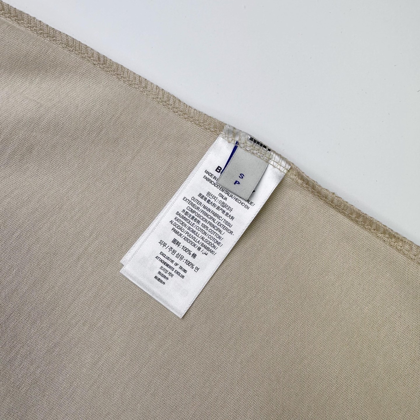 Burberry 

款号：B612#博柏利官网新款蜜蜂发泡印花短袖

面料- 采用320克双股精梳棉面
