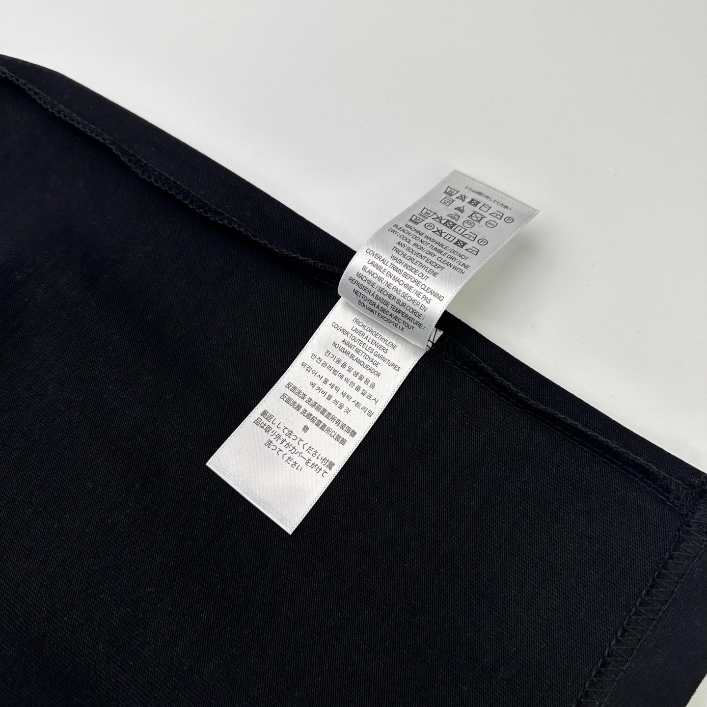 Burberry 

款号：B605#博柏利官网新款战马印花短袖

面料- 采用320克双股精梳棉面料.