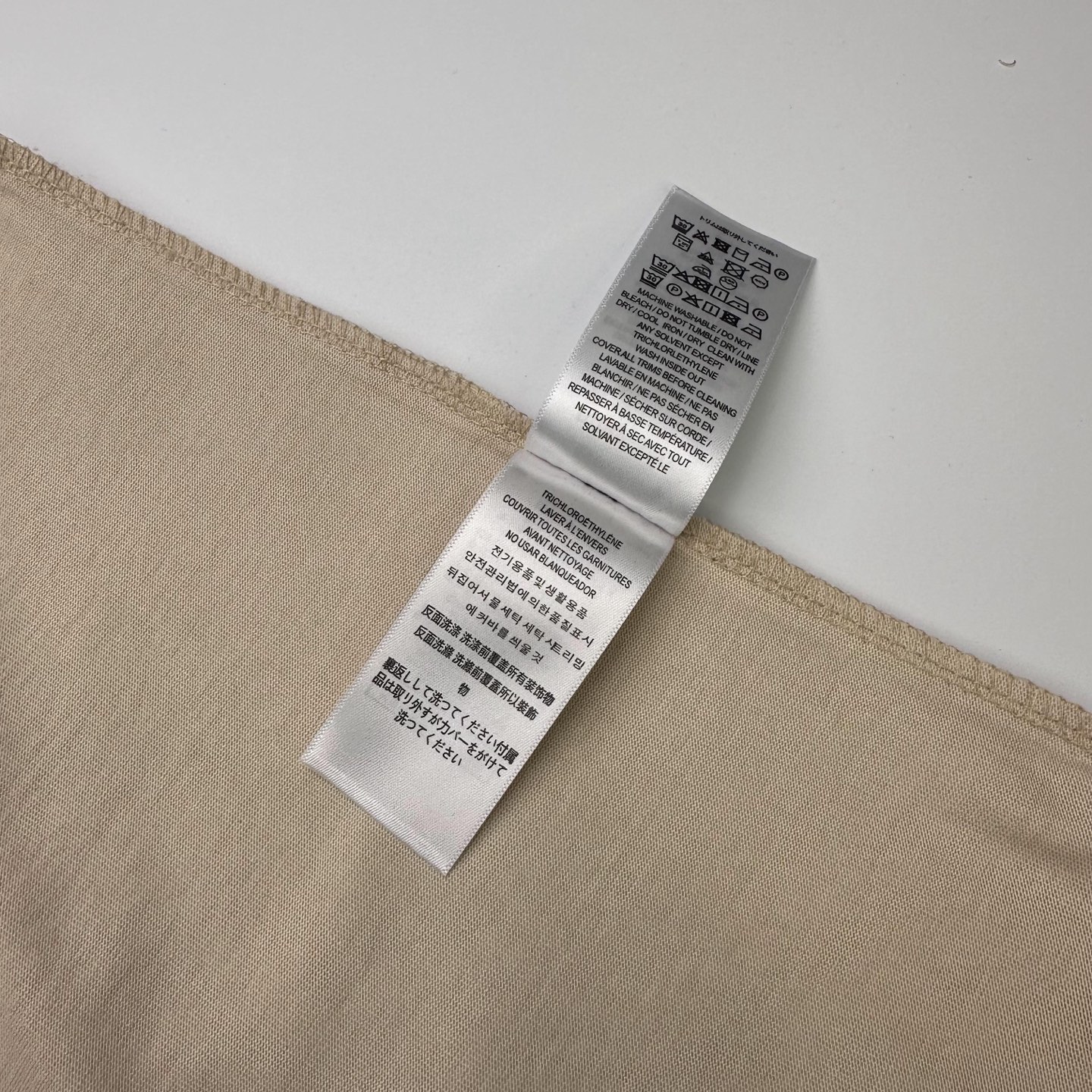 Burberry 

款号：B601#博柏利官网新款刺绣图标战马短袖

面料- 采用320克双股精梳棉面
