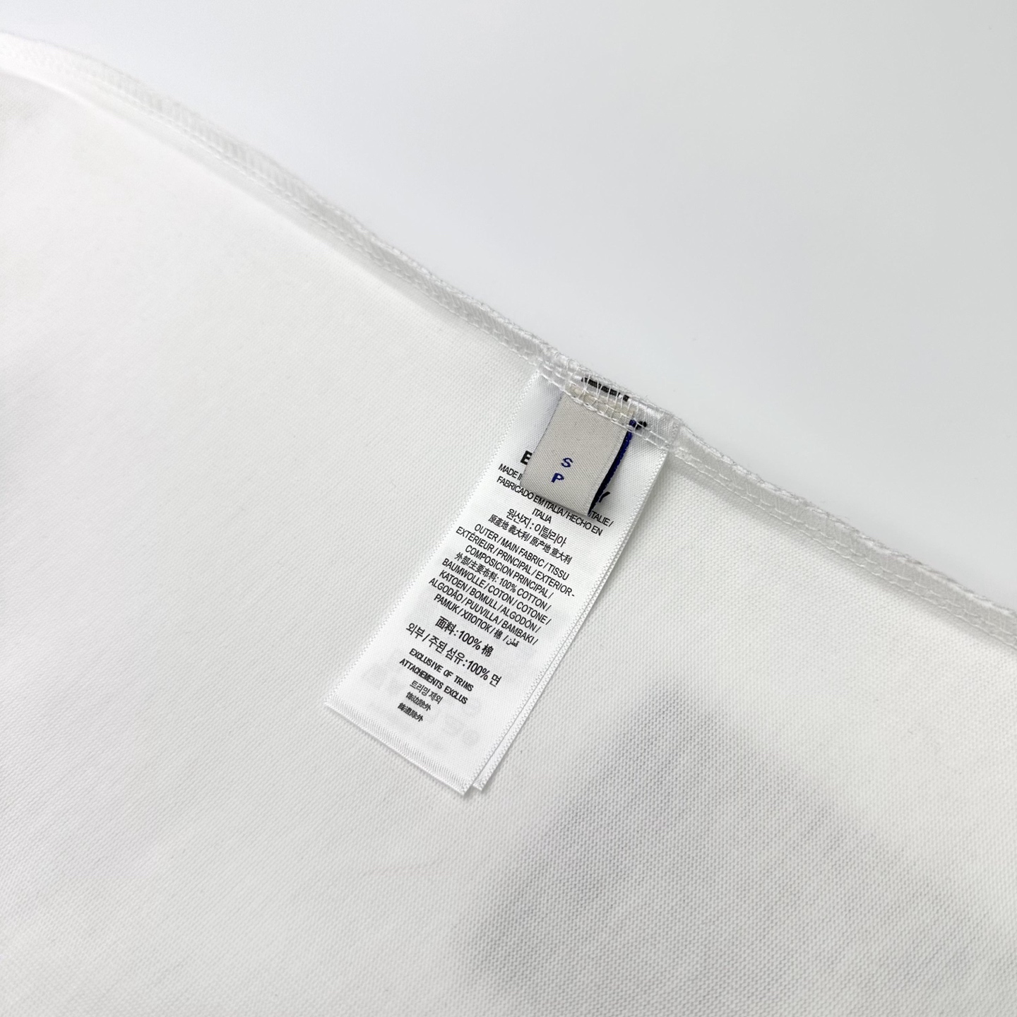 Burberry 

款号：B601#博柏利官网新款刺绣图标战马短袖

面料- 采用320克双股精梳棉面