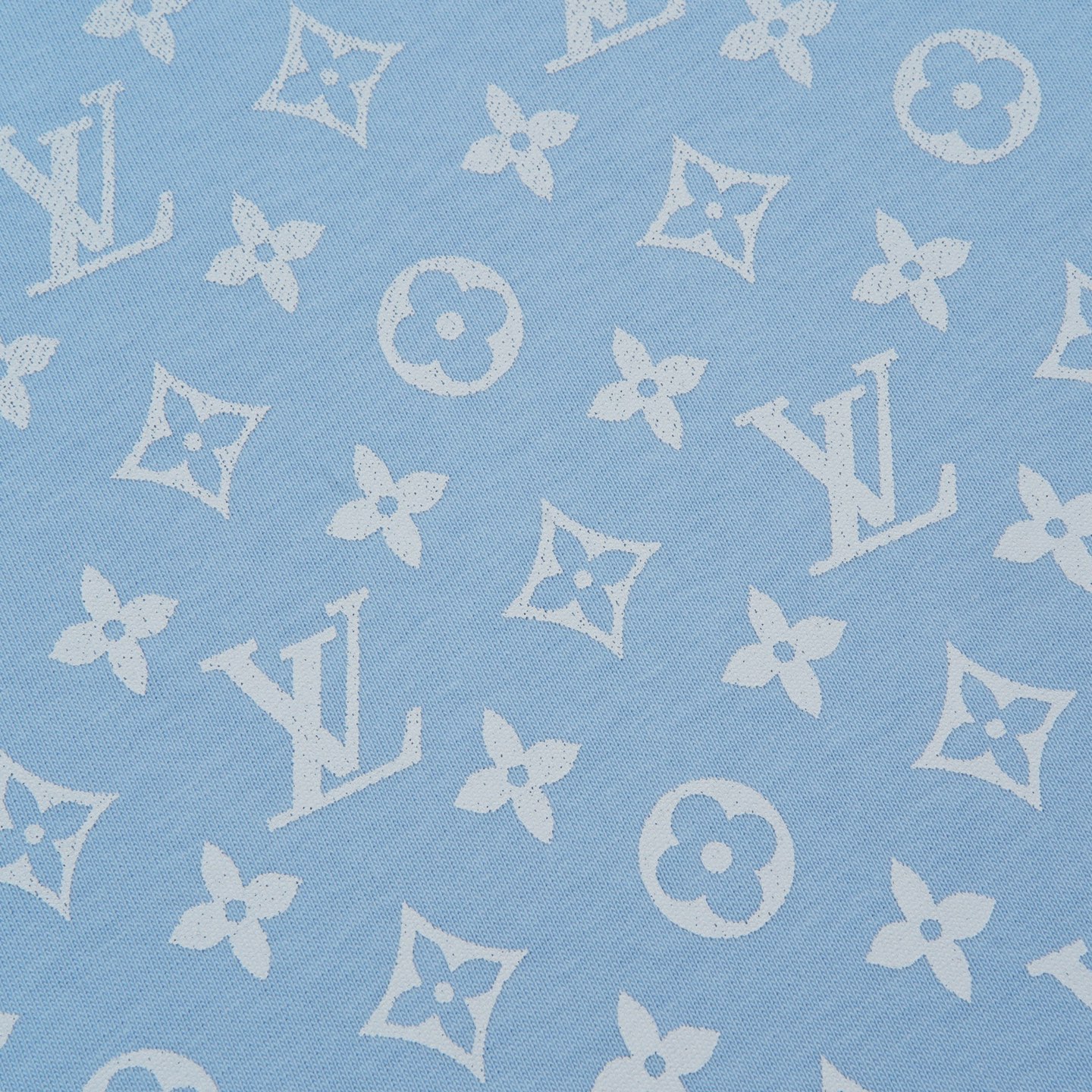 Louis Vuitton p80

款号：L831#路易威登官网新款半身半满印字母前后印花短袖

面料- 采用320克双股精梳棉面料.索罗纳螺纹订织订染国标一级面料

工艺：采用美国上市公司（康郦）印花机器全球纺织品数码印花市场领导者。美国进口杜邦（DuPont）水墨染料具有出色的遮盖性，耐撕扯搓洗，不掉色，透气性好等特点。

辅料：官网原版三标品牌袋子满印logo防潮纸合格证等最新辅料系列

尺码：XS S M L

颜色：黑色 绿色 蓝色 天蓝色