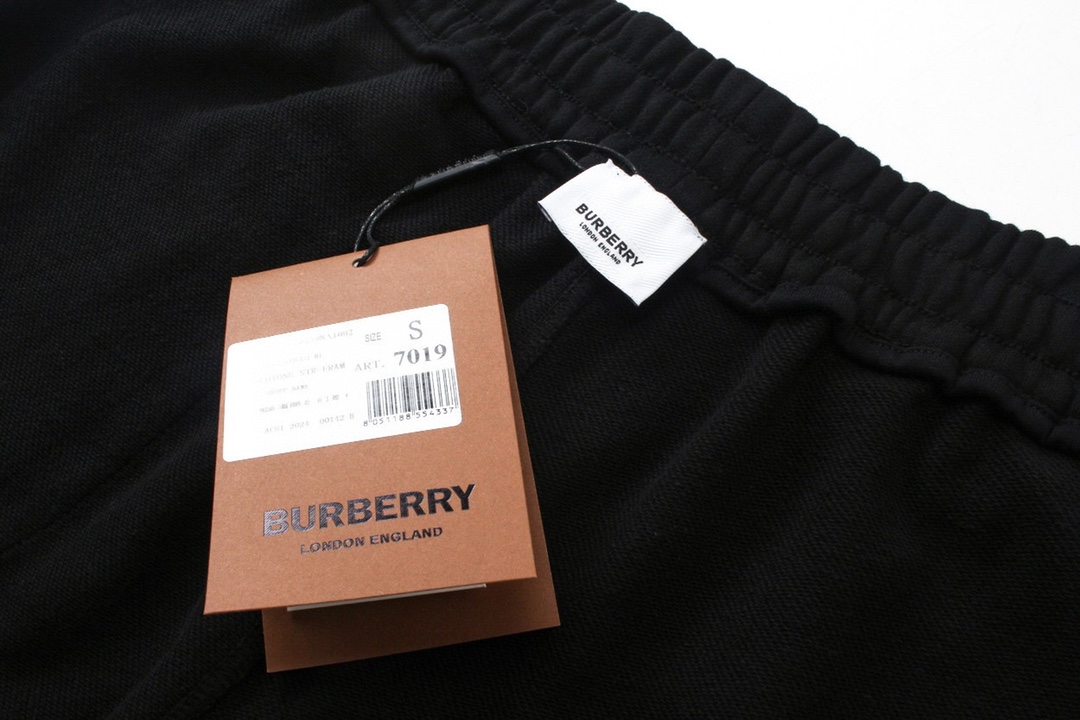 巴宝莉/Burberry 夏季新品TB字母立体印花休闲短裤