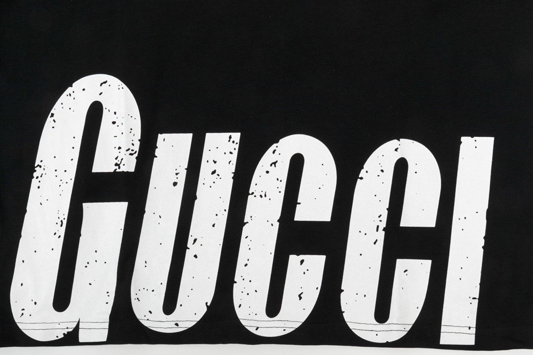 Gucci x Blcg 夏季新品 联名款前后破裂字母印花圆领短袖T恤