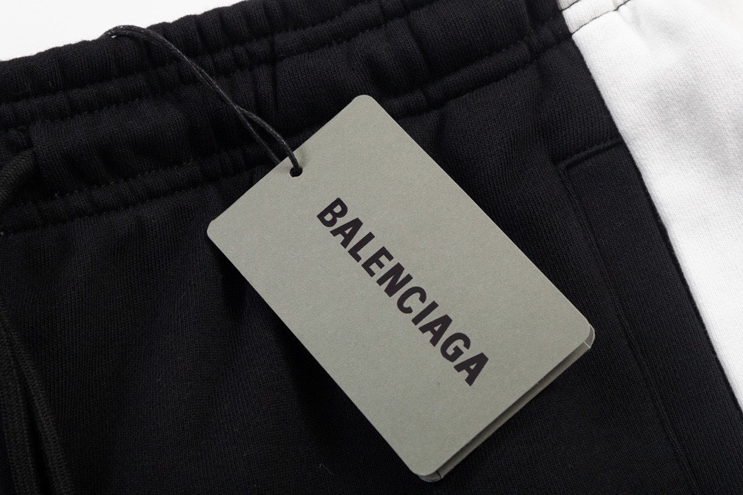 巴黎世家/Balenciaga 夏季新款 经典字母刺绣两侧拼接休闲短裤