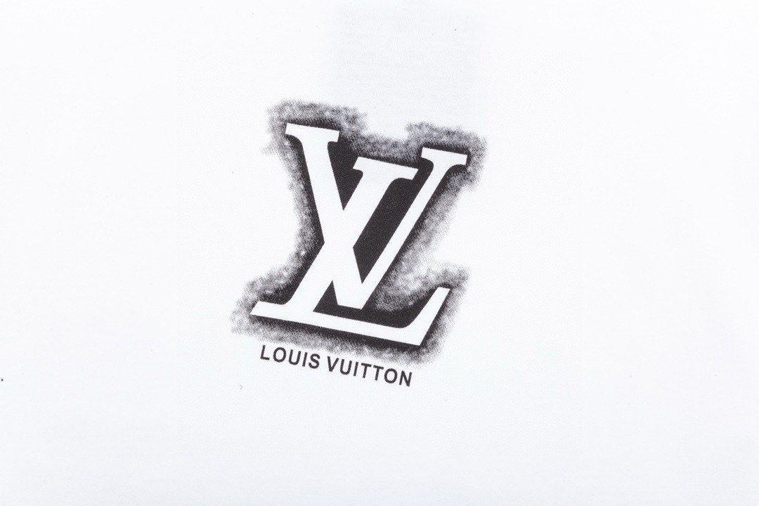 路易威登/Louis Vuitton 夏季新品 经典字母数码直喷圆领短袖T恤