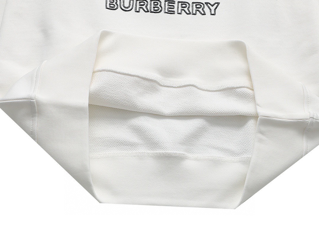 巴宝莉/Burberry 秋冬新品 经典战马字母刺绣圆领卫衣