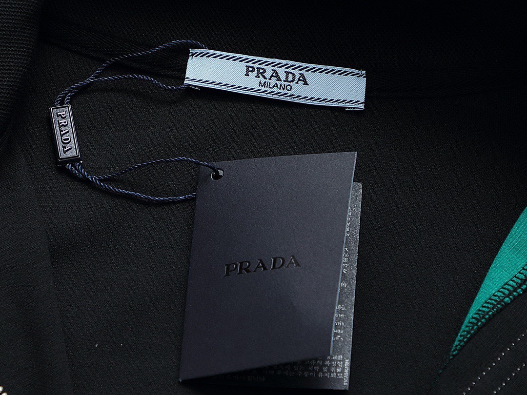 普拉达/Prada 秋冬新品 经典三角徽标拼接设计开衫拉链外套