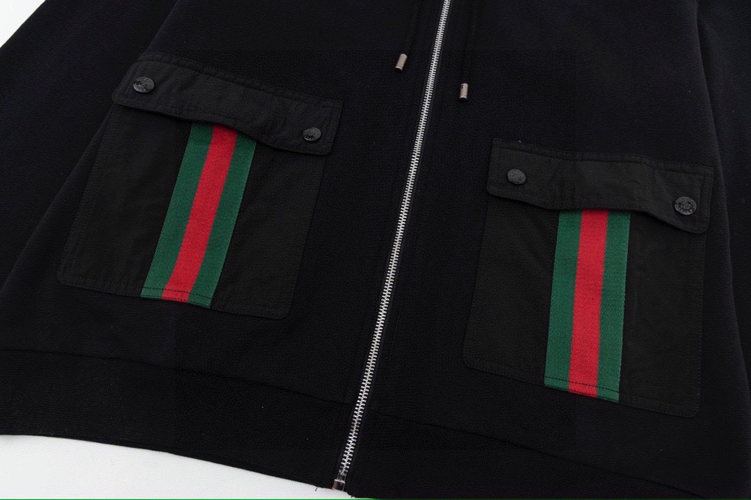 古驰/Gucci 秋冬新品 口袋饰红绿条纹织带连帽外套