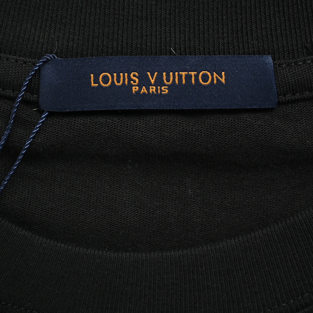 路易威登/Louis Vuitton 夏季新款 经典项链吊坠彩色字母圆领短袖T恤