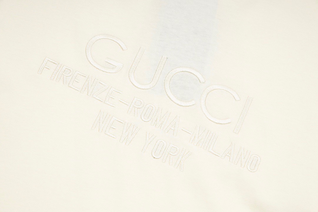古驰/Gucci 春夏新款 经典字母同色刺绣圆领短袖T恤
