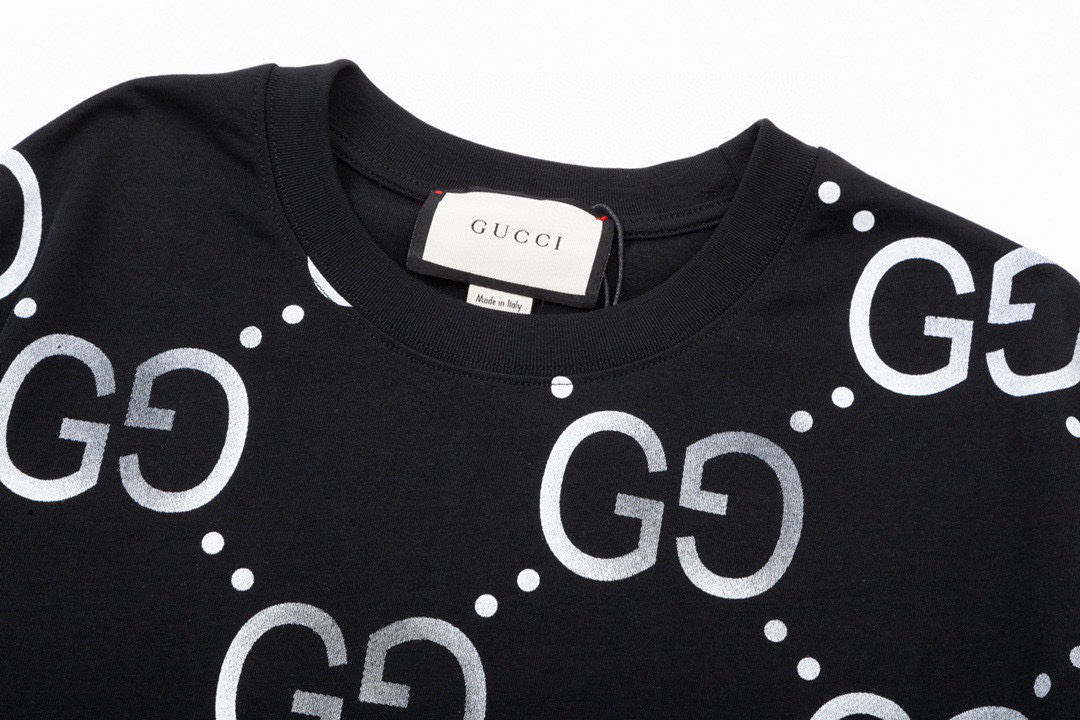 古驰/Gucci 夏季新款 双G字母满印圆领短袖T恤 黑色/杏色-Chinese UA Cheap High Quatity Brand Clothes Bags handbags Sneakers wholesale wholesaler seller from China Factory suppliers Fashion Clothing Shoes best Quality Beautiful Price 古驰/Gucci 夏季新款 双G字母满印圆领短袖T恤 黑色/杏色