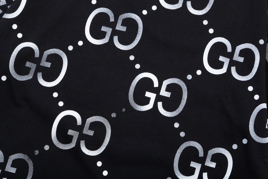 古驰/Gucci 夏季新款 双G字母满印圆领短袖T恤 黑色/杏色-Chinese UA Cheap High Quatity Brand Clothes Bags handbags Sneakers wholesale wholesaler seller from China Factory suppliers Fashion Clothing Shoes best Quality Beautiful Price 古驰/Gucci 夏季新款 双G字母满印圆领短袖T恤 黑色/杏色