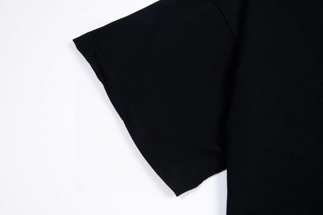 普拉达/Prada 夏季新款 经典三角字母圆领短袖T恤 黑色/白色