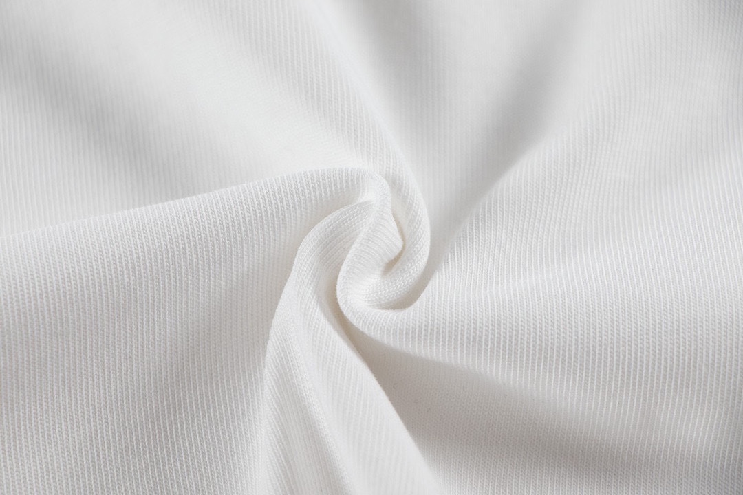 路易威登/Louis Vuitton 夏季新款 四叶草刺绣圆领短袖T恤 胸前高密立体刺绣logo-Chinese UA Cheap High Quatity Brand Clothes Bags handbags Sneakers wholesale wholesaler seller from China Factory suppliers Fashion Clothing Shoes best Quality Beautiful Price 路易威登/Louis Vuitton 夏季新款 四叶草刺绣圆领短袖T恤 胸前高密立体刺绣logo