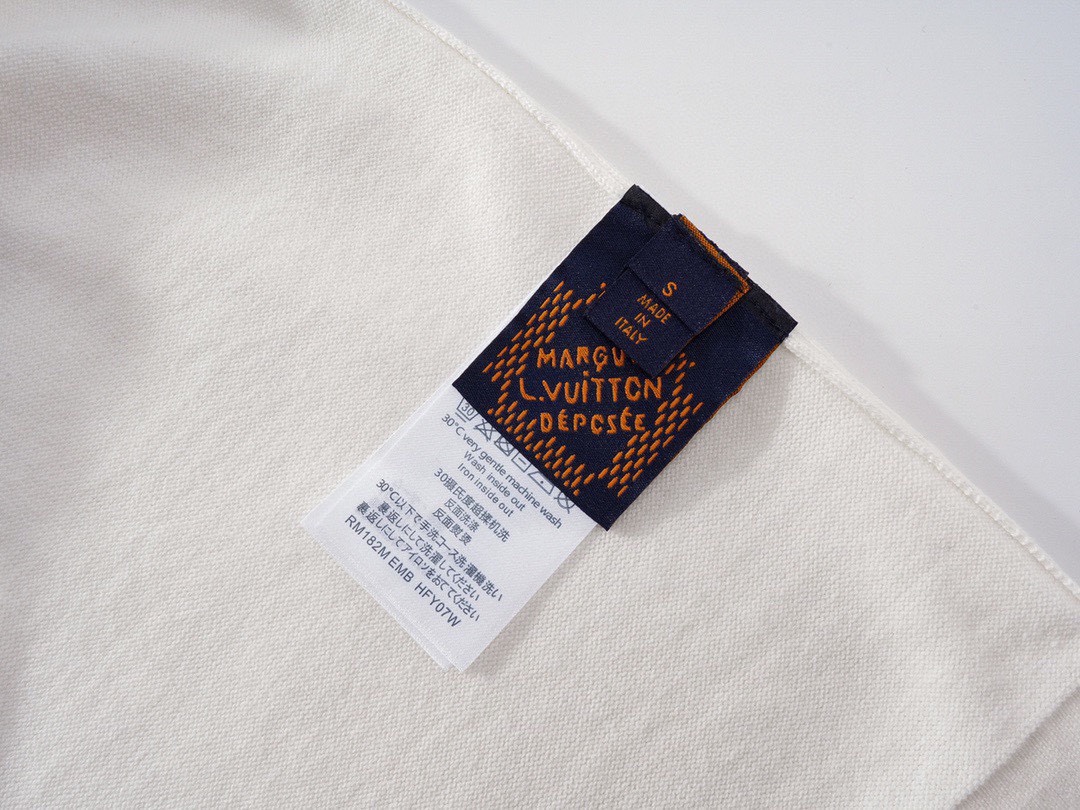 路易威登/Louis Vuitton 夏季新款 皮革贴饰针织圆领短袖-Chinese UA Cheap High Quatity Brand Clothes Bags handbags Sneakers wholesale wholesaler seller from China Factory suppliers Fashion Clothing Shoes best Quality Beautiful Price 路易威登/Louis Vuitton 夏季新款 皮革贴饰针织圆领短袖