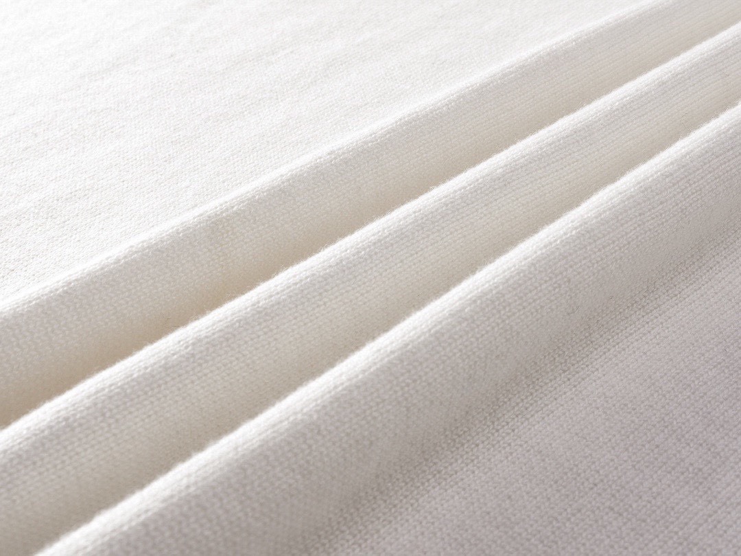 路易威登/Louis Vuitton 夏季新款 皮革贴饰针织圆领短袖-Chinese UA Cheap High Quatity Brand Clothes Bags handbags Sneakers wholesale wholesaler seller from China Factory suppliers Fashion Clothing Shoes best Quality Beautiful Price 路易威登/Louis Vuitton 夏季新款 皮革贴饰针织圆领短袖