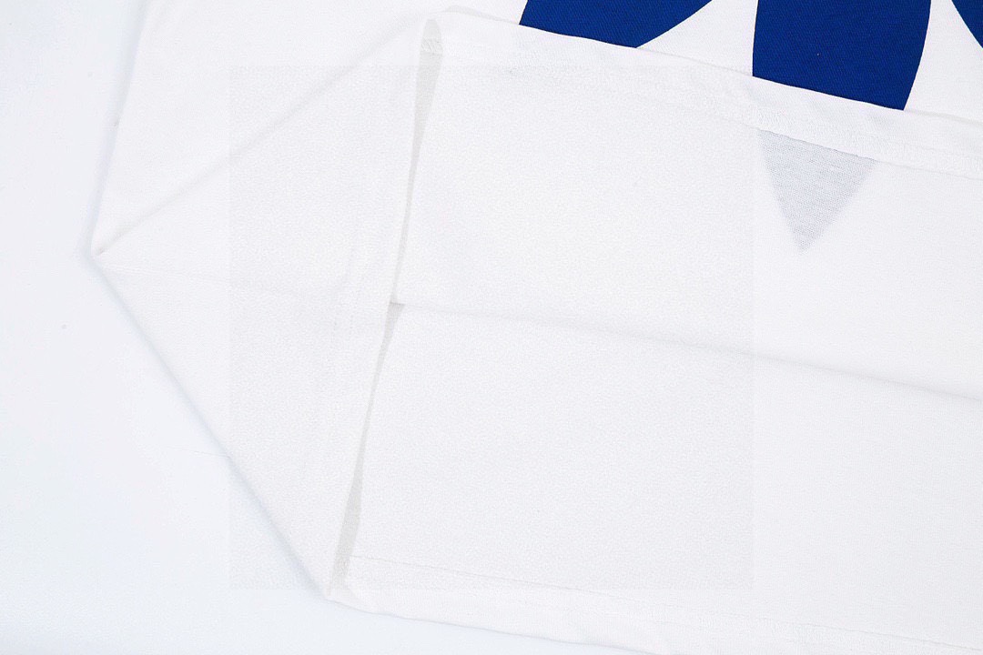 古驰/Gucci 夏季新款 三叶草联名徽标圆领短袖T恤 宝蓝色/白色-Chinese UA Cheap High Quatity Brand Clothes Bags handbags Sneakers wholesale wholesaler seller from China Factory suppliers Fashion Clothing Shoes best Quality Beautiful Price 古驰/Gucci 夏季新款 三叶草联名徽标圆领短袖T恤 宝蓝色/白色