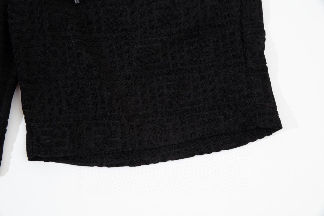 芬迪/Fendi 夏季新款 双F纹毛巾面料提花休闲短裤 黑色/白色