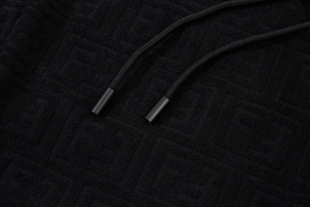 芬迪/Fendi 夏季新款 双F纹毛巾面料提花休闲短裤 黑色/白色