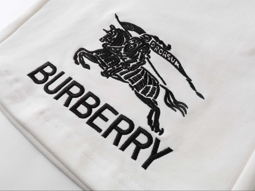 巴宝莉/Burberry 夏季新款 经典战马字母刺绣休闲短裤 黑色/白色