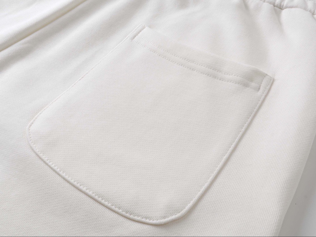 巴宝莉/Burberry 夏季新款 经典战马字母刺绣休闲短裤 黑色/白色